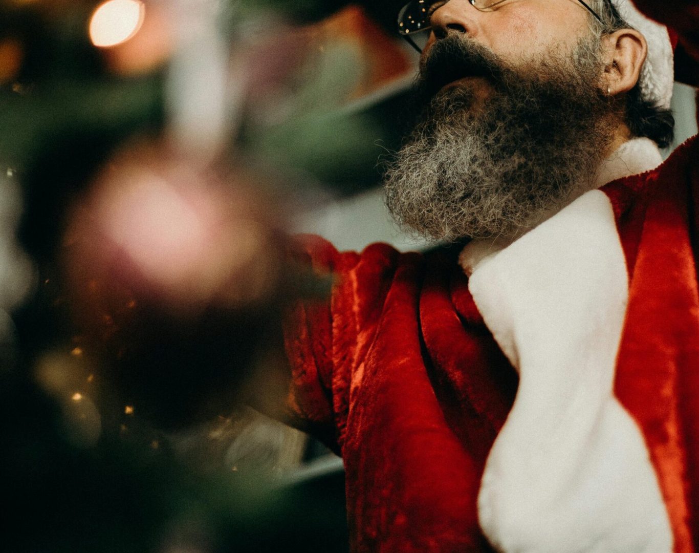 Benefits of Our Professional Holiday Light Installation in New England