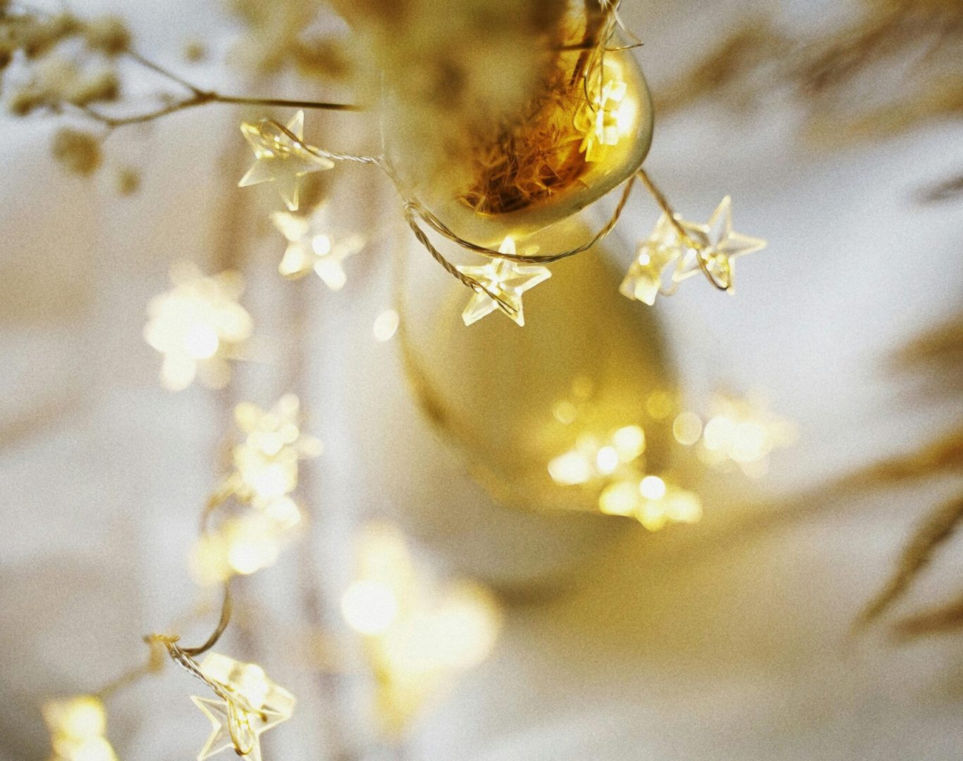 Why Rent LED Holiday Lights in New England?