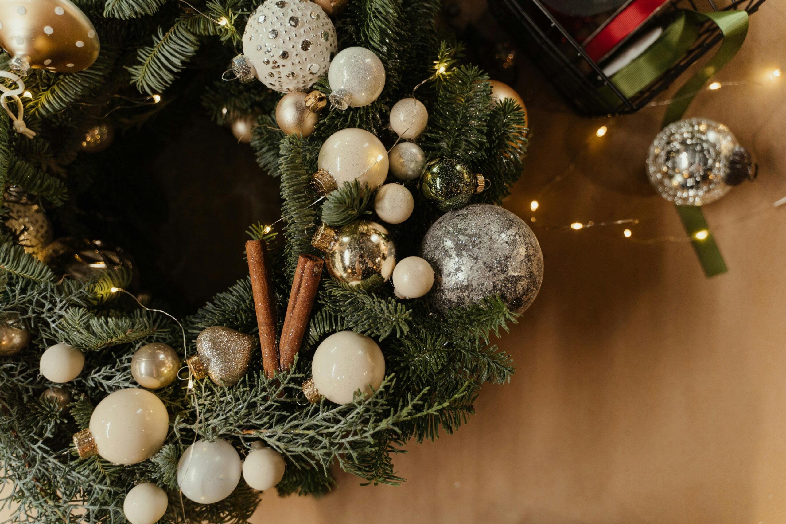 Benefits of Our Wreaths & Holiday Décor Installation in New England